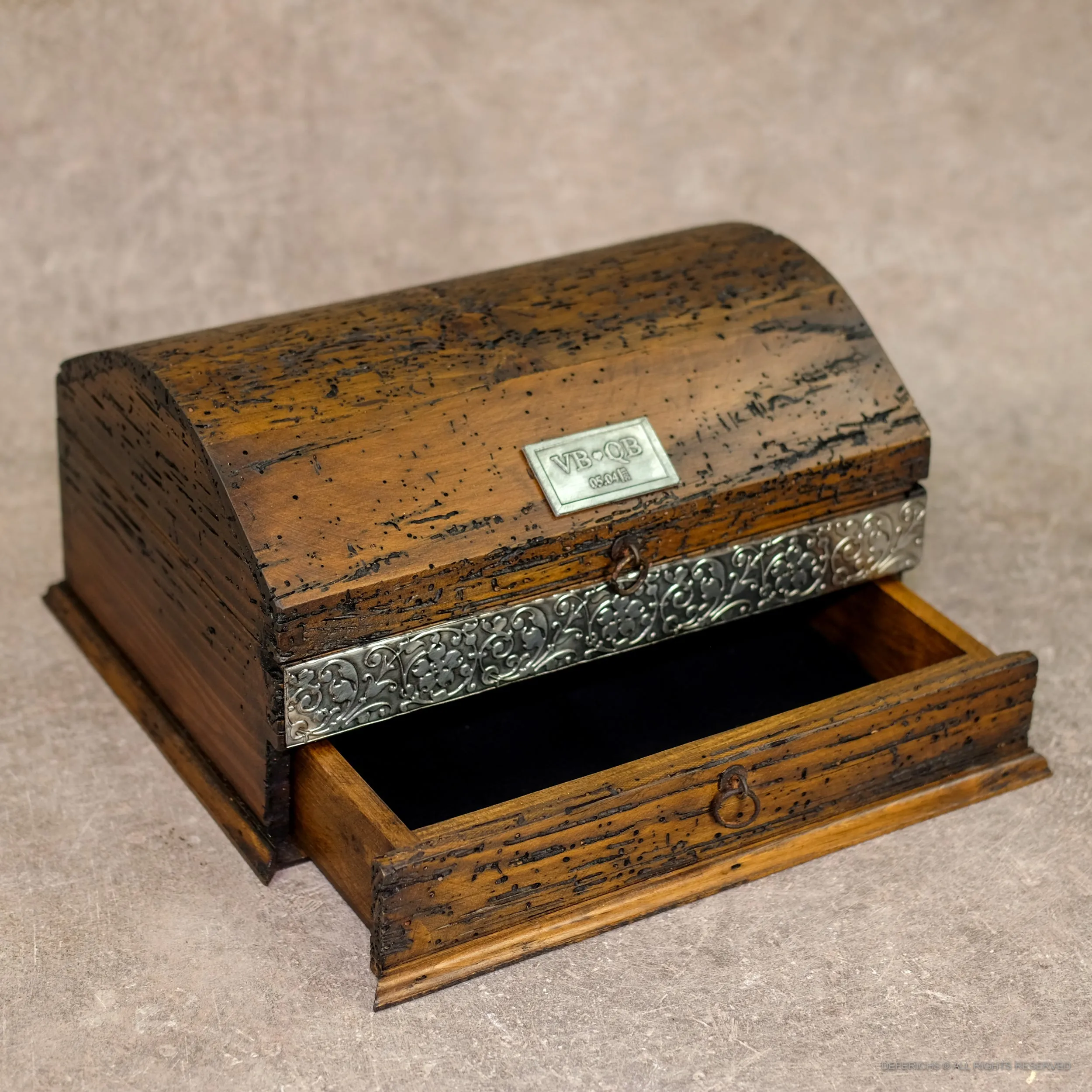 Curved Jewelry Box