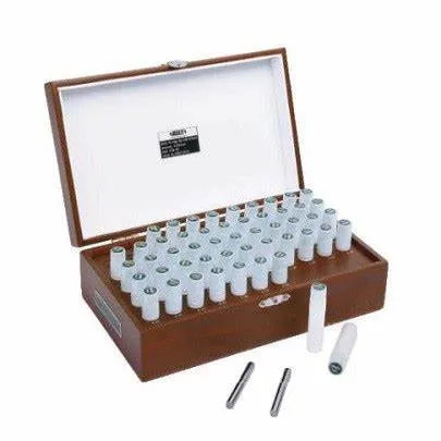 Insize (0.2-0.5MM) 31 Pin Gauge Set 4166-0D, DIN 2267 Grade 1 HRC62-65,  - 1 μm