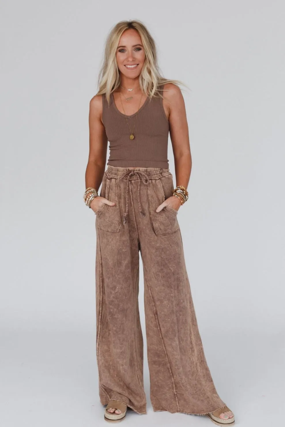 Relaxing Robin Wide Leg Pant - New Mocha