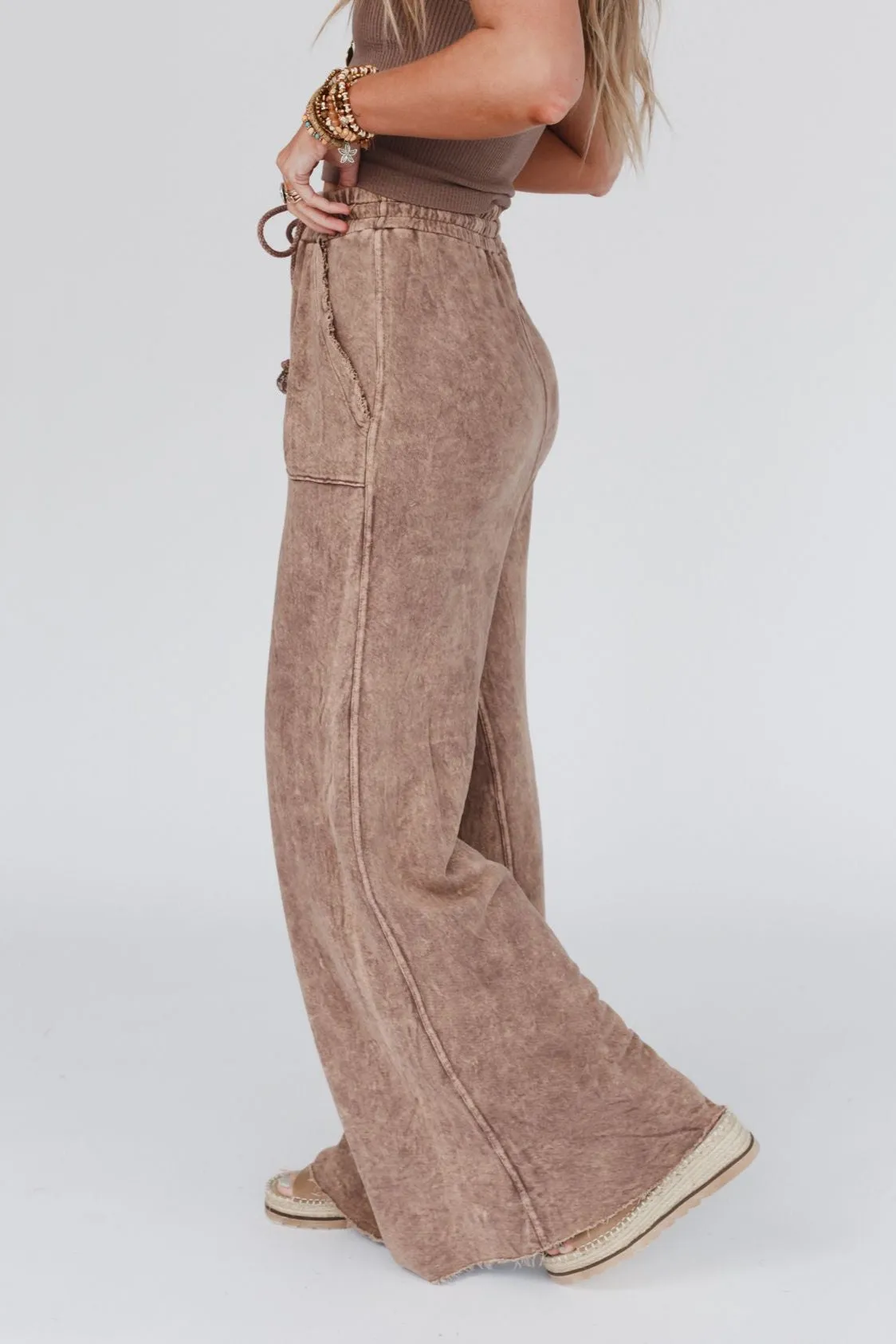 Relaxing Robin Wide Leg Pant - New Mocha