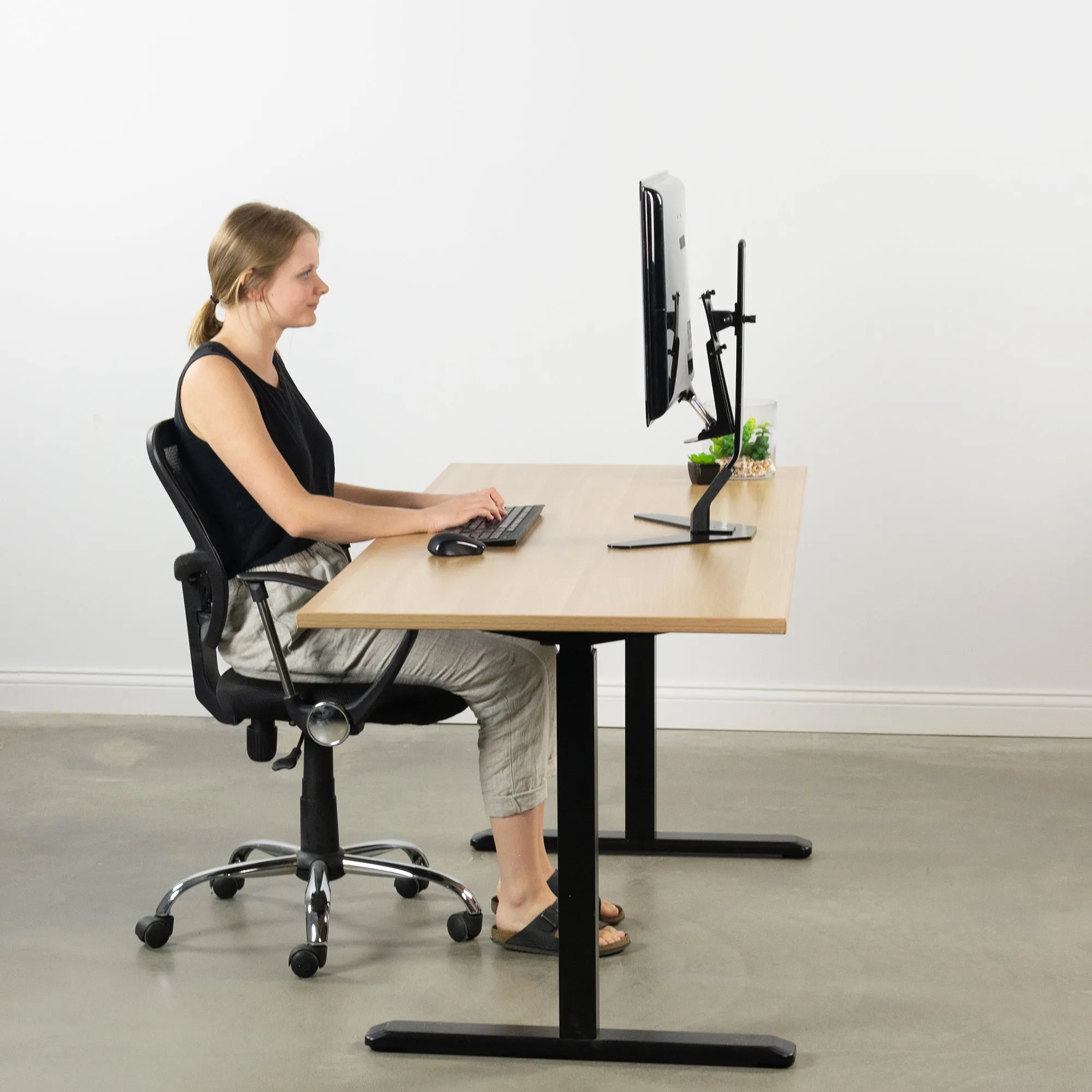 VESA Adapter for Compatible Samsung Monitors