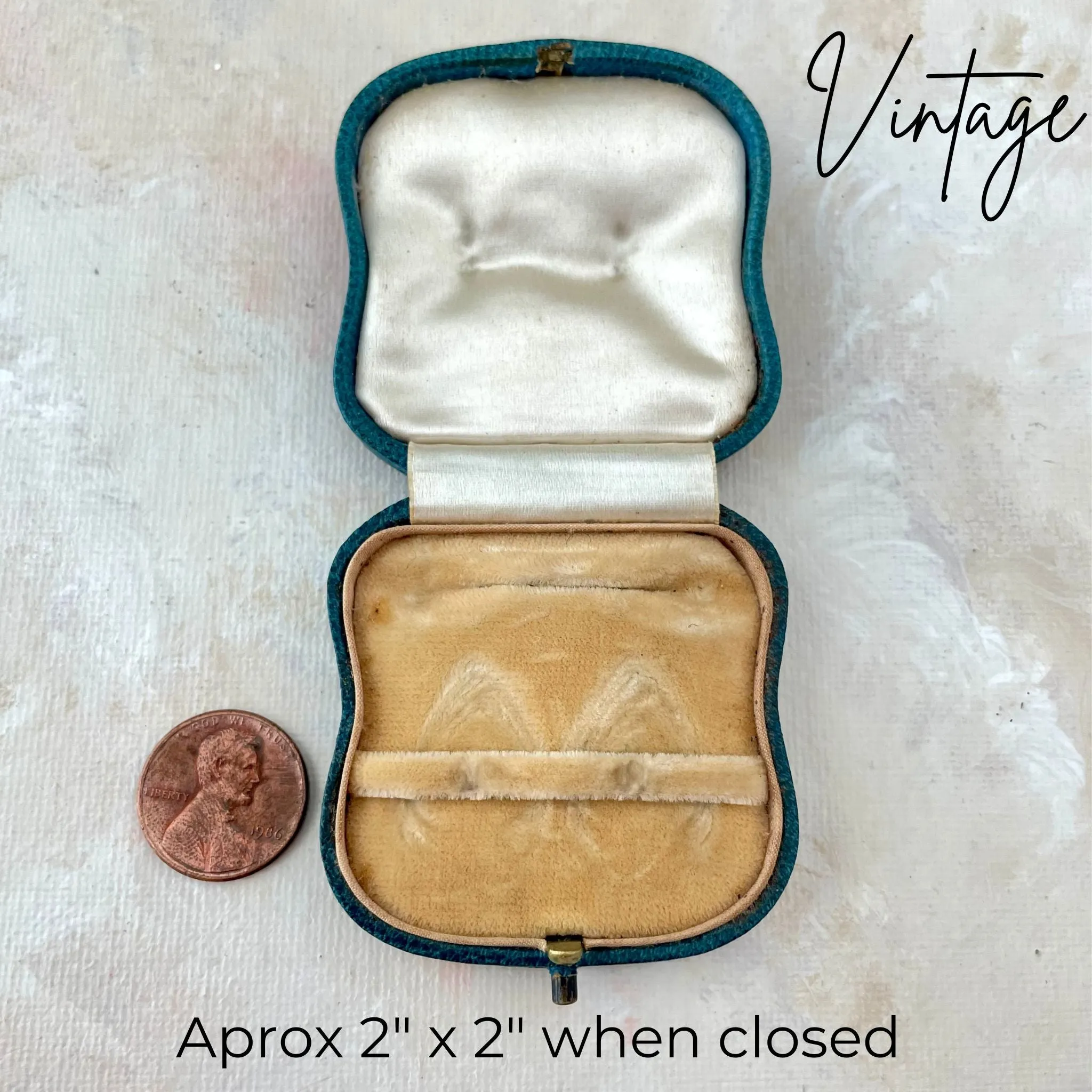 Vintage Jewelry Box - Teal Exterior